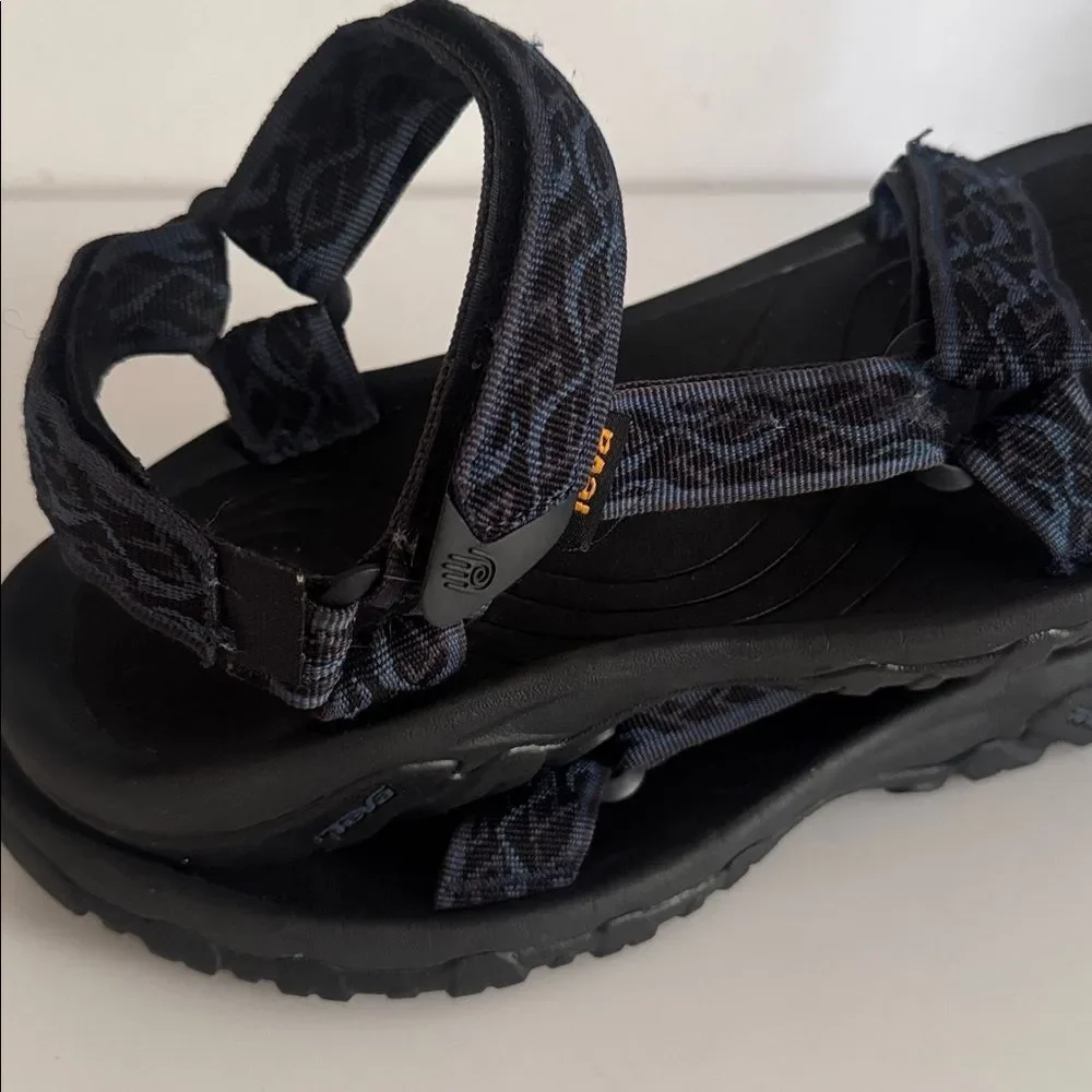 Teva Men's Black Patterned Sandals EUC